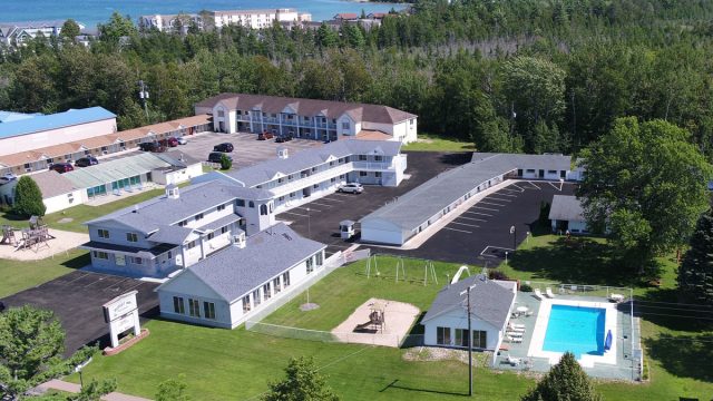 Budget Inn Mackinaw